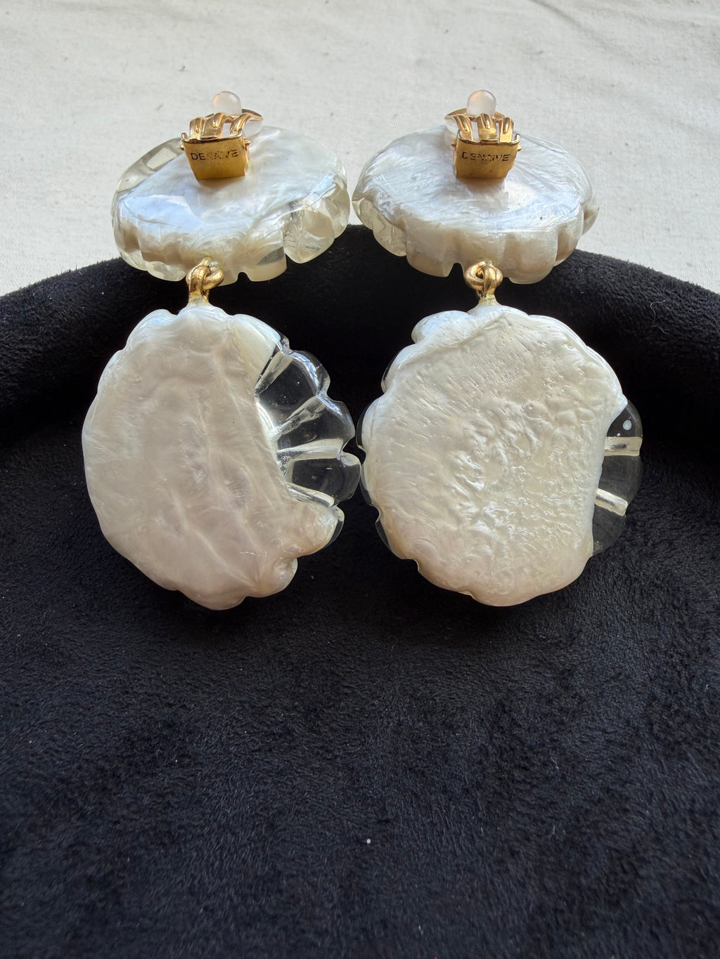 Dominique Denaive Daisy Resin Clip-On Earrings – Vintage French Designer Jewelry
